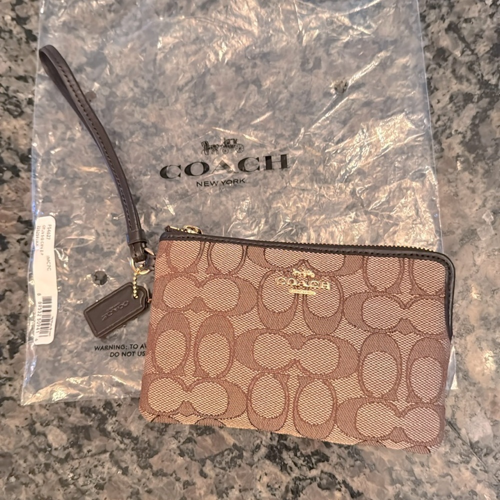 Coach wristlet classic monogram logo wristlet NWT